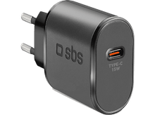 Charger l&#39;image dans la galerie, Chargeur SBS noir avec port Type-C et sortie 15W. A une forme carrée et une étiquette.
