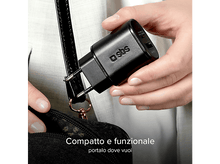 Charger l&#39;image dans la galerie, Une main tenant un chargeur noir. Texte : Compact et fonctionnel, emportez-le où vous voulez.
