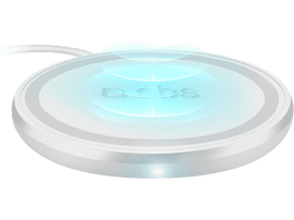 Chargeur sans fil blanc avec lumière bleue et le logo sbs sur fond noir.