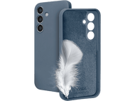 Une coque de téléphone bleue et un téléphone assorti avec des objectifs de caméra. Plume blanche.