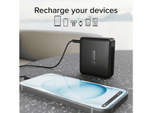 Charger l&#39;image dans la galerie, Un chargeur portable noir chargeant un téléphone. Le chargeur est étiqueté SOS et comporte des icônes de chargement.
