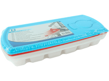 Charger l&#39;image dans la galerie, Bac à glaçons bleu avec couvercle. Plastique blanc et bleu. Emballé dans du plastique.
