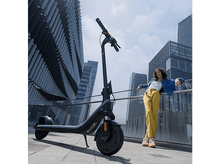 Charger l&#39;image dans la galerie, SEGWAY Ninebot E2 Plus E II - Trottinette électrique
