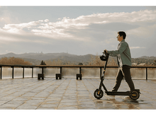 Charger l&#39;image dans la galerie, SEGWAY Ninebot KickScooter Max G2E - Trottinette électrique (905201)
