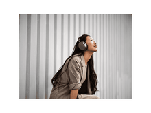 Charger l&#39;image dans la galerie, SENNHEISER Casque Momentum 4 Wireless ANC Graphite
