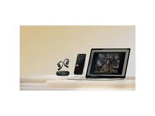 Charger l&#39;image dans la galerie, Écouteurs, téléphone et ordinateur portable. Ordinateur affichant un appel vidéo. Objets sur plateforme blanche, dégradé.
