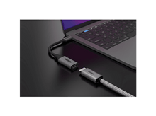 Charger l&#39;image dans la galerie, Un ordinateur portable connecté à un adaptateur USB-C vers HDMI, montrant l&#39;adaptateur et le câble.
