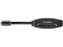 Charger l&#39;image dans la galerie, Un lecteur de cartes multiples USB-C, noir avec un dessus gris argenté, vu de dessus.
