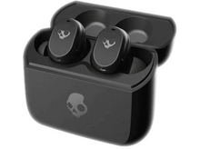 Charger l&#39;image dans la galerie, Écouteurs Skullcandy noirs dans leur étui de chargement. L&#39;étui est ouvert, montrant les écouteurs.
