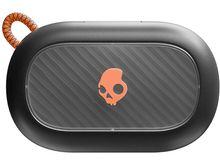 Charger l&#39;image dans la galerie, Haut-parleur Skullcandy noir avec des accents orange et un logo de crâne.
