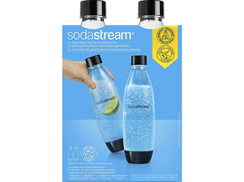 Bouteilles SodaStream avec tranche de citron vert, bouchons noirs et fond bleu.