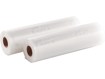 Deux rouleaux de film plastique transparent avec des noyaux en carton marron, côte à côte, isolés.