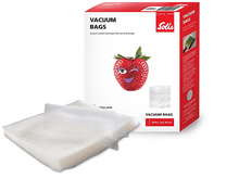 Charger l&#39;image dans la galerie, Sacs sous vide avec un personnage de fraise, sur fond blanc.
