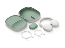 Charger l&#39;image dans la galerie, Casque blanc, étui et accessoires sur blanc. Casque ouvert. Étui vert à l&#39;intérieur.
