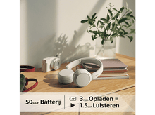 Charger l&#39;image dans la galerie, Casque blanc avec texte indiquant 50 heures d&#39;autonomie.
