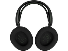 Charger l&#39;image dans la galerie, Casque noir avec &#39;L&#39; et &#39;R&#39; verts sur les oreillettes, fond blanc.
