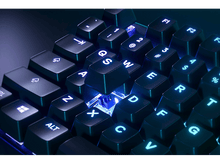 Charger l&#39;image dans la galerie, Gros plan sur les touches du clavier avec rétroéclairage bleu, lettres visibles.
