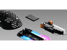 Charger l&#39;image dans la galerie, Composants de souris gaming : coque, circuit imprimé, batterie et coque inférieure grise.
