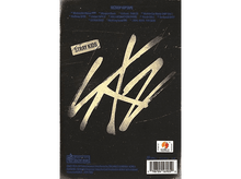 Charger l&#39;image dans la galerie, Pochette d&#39;album noire avec le logo Stray Kids. Les titres des chansons sont en blanc et jaune.
