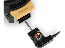 Charger l&#39;image dans la galerie, Gros plan sur un panneau de contrôle de grill noir avec thermomètre.
