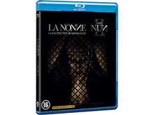 Charger l'image dans la galerie, Couverture de disque Blu-ray pour 'The Nun II'. Présente une nonne avec un voile et un fond sombre avec un motif de croix.
