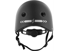 Charger l&#39;image dans la galerie, Casque noir avec sangle et molette de réglage. Des flèches argentées ornent l&#39;avant.
