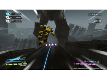 Charger l'image dans la galerie, Une scène de jeu de course avec des voitures robots jaunes sur une piste, avec une grande structure mécanique.
