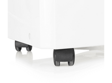 Charger l&#39;image dans la galerie, Gros plan d&#39;une armoire blanche avec des roues noires sur une surface blanche.
