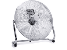 Charger l&#39;image dans la galerie, Un ventilateur argenté, rond, avec un design en cage, repose sur une base incurvée. Il a des pales noires et un logo central Tristar.
