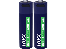 Deux piles rechargeables bleu foncé avec texte vert et blanc sur fond noir.