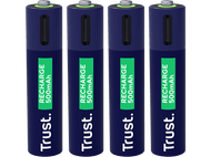 Quatre piles rechargeables bleues avec des étiquettes vertes et le mot 