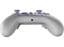 Charger l&#39;image dans la galerie, Manette de jeu blanche et grise avec boutons et accents violets.
