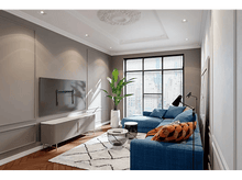 Charger l&#39;image dans la galerie, Salon avec canapé bleu, TV et tapis blanc. Grande fenêtre avec stores.
