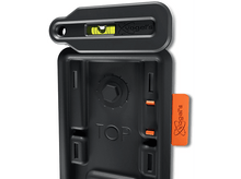 Charger l&#39;image dans la galerie, Support TV noir avec niveau. Logo orange Vogel&#39;s sur le côté.
