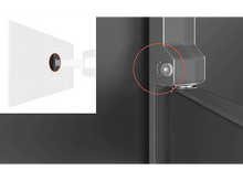 Charger l&#39;image dans la galerie, Gros plan d&#39;un support de moniteur. Une vis fixe le bras du moniteur.
