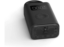 Charger l&#39;image dans la galerie, Une pompe à air noire et rectangulaire avec un affichage numérique, des boutons et un port USB-C.
