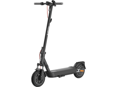 Une trottinette électrique Xiaomi noire. Elle a un câble rouge et un fond noir.