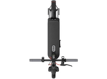 Charger l&#39;image dans la galerie, Trottinette électrique avec guidon et affichage numérique.
