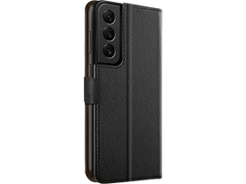 Coque de téléphone Samsung noire avec trois objectifs et une fermeture magnétique.