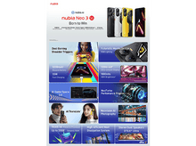 Charger l&#39;image dans la galerie, Un homme dans une voiture, portant une veste en cuir, regardant la caméra.
