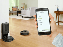 Charger l&#39;image dans la galerie, Aspirateur robot Roomba i7+ (i755840)
